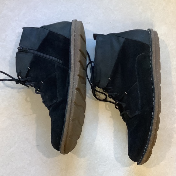 Clarks Tamantha Women’s Lace Up Suede Cushion Ankle Comfort Bootie 9.5M Black - Picture 5 of 9